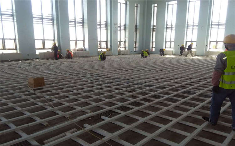 松木風(fēng)雨操場(chǎng)運(yùn)動(dòng)地板施工技術(shù)方案