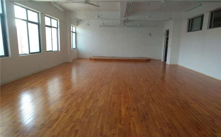 橡膠木NBA籃球場(chǎng)木地板哪個(gè)品牌好？