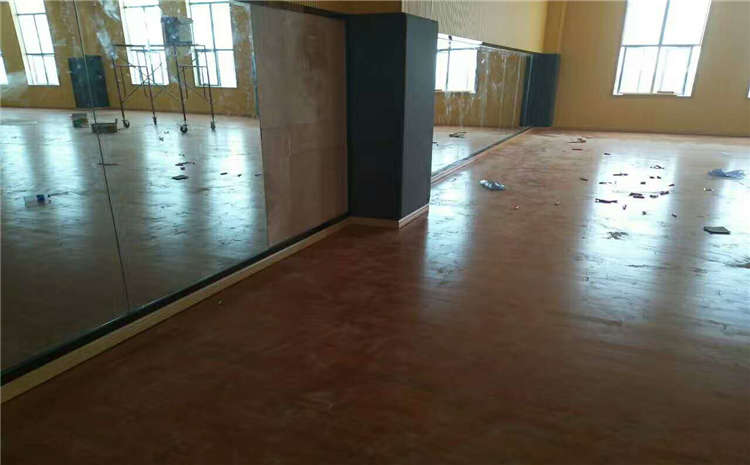 拼裝體育木地板防潮