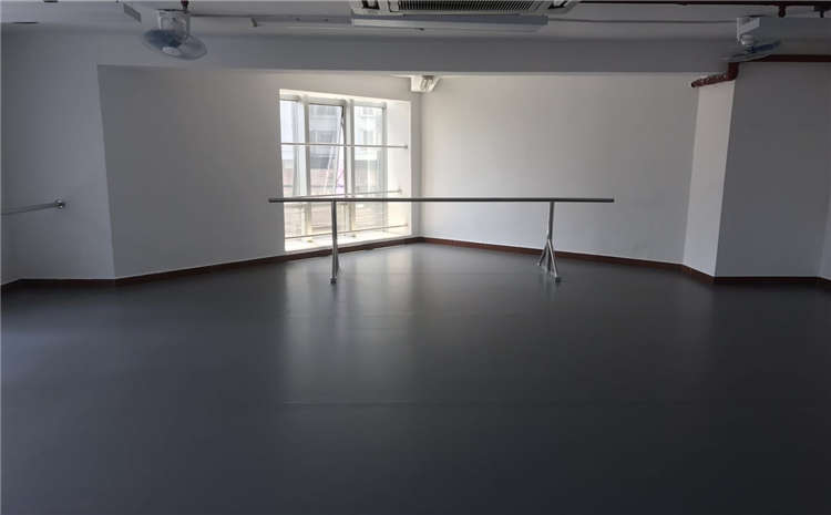 **的舞臺(tái)實(shí)木地板**是多少錢？