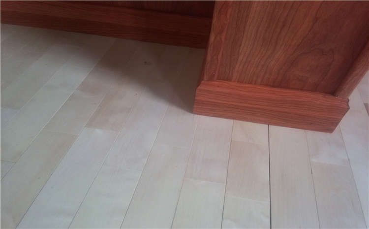 24厚籃球場(chǎng)實(shí)木地板安裝工藝