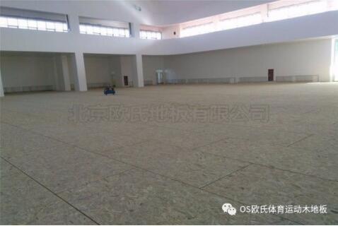 ����ʯ��ɽ�Ǻ��ЌW�@���^ľ�ذ�